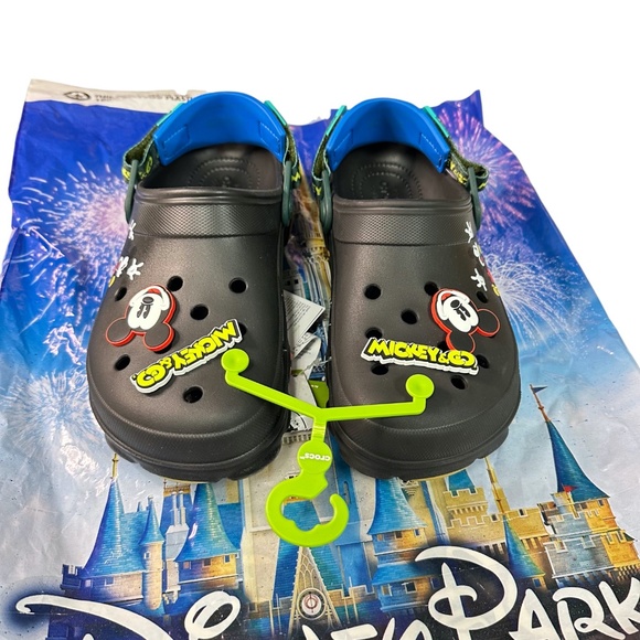 2023 Disney Crocs Mickey Mouse & Co Crocs Size M 7 W 9 - Picture 1 of 4